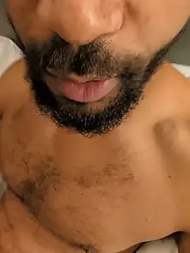 Czat XXX na żywo – TheGoldenBoldy321