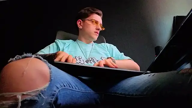 FelixStarkk: απευθείας συνομιλία ΧΧΧ