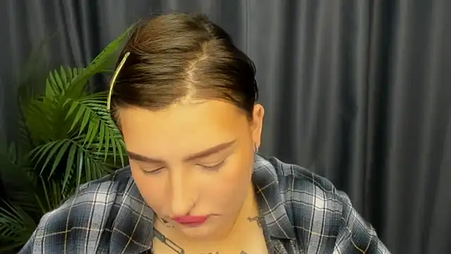NikkiSummer's Live XXX Chat