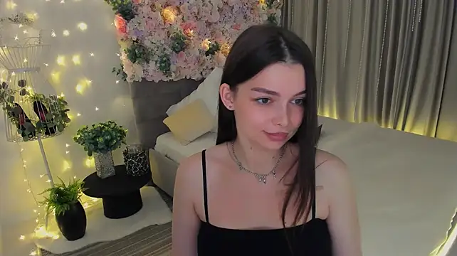 ContinentOfTranquility's Live XXX Chat