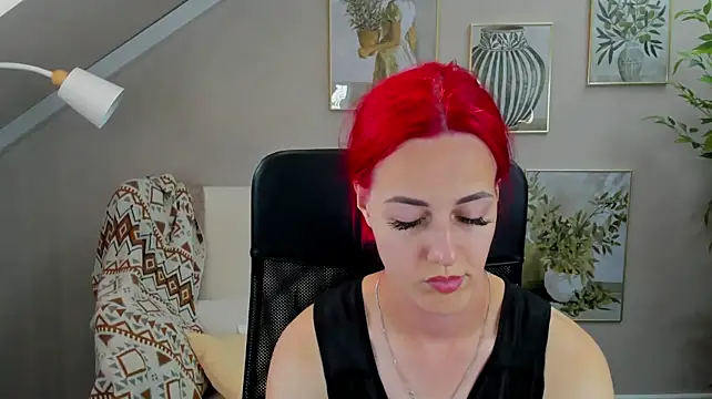 Liinda_Lee Adlı Modelin Canlı XXX Sohbeti