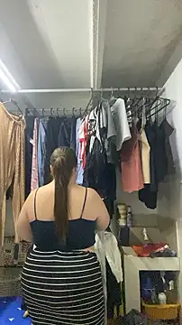 Chloee_Peach Adlı Modelin Canlı XXX Sohbeti