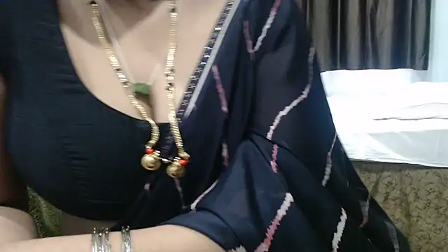 Chat XXX ao vivo de sunitha-3