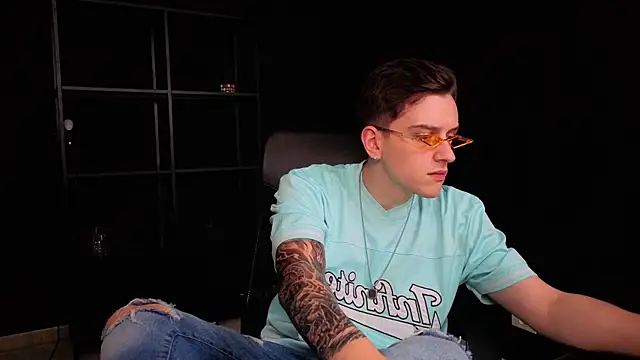 FelixStarkk's Live XXX Chat