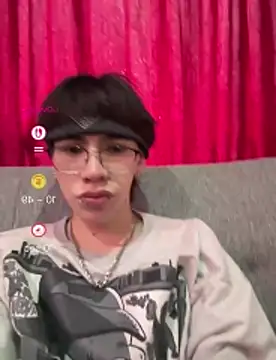 Chat XXX en directo de Kim_Adrien