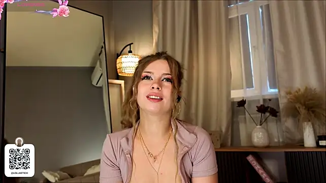LollaStichn Live XXX chat