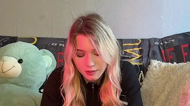 EarlineStrojnys' Live XXX Chat