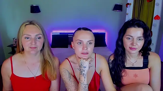 XXX chat uživo modela MagicEyess