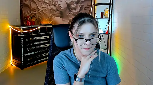 Živý XXX chat LeslieBloom