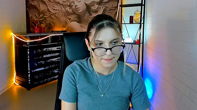 LeslieBloom live XXX chat
