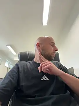 Oliver_outside – Naživo XXX chat