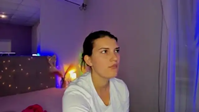 دردشة Laura_Leee الجنسية المباشرة