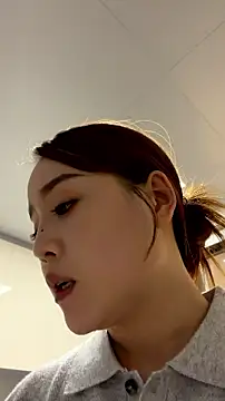 momoli60's Live XXX Chat