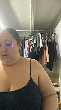 Chloee_Peach Adlı Modelin Canlı XXX Sohbeti