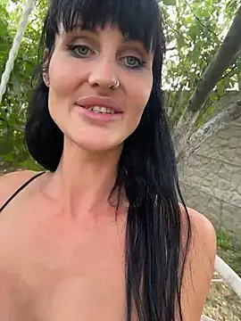 Kamila151 Adlı Modelin Canlı XXX Sohbeti