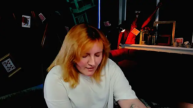 KathyBriggs 即時 XXX 聊天