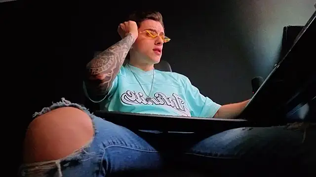 FelixStarkk 即時 XXX 聊天