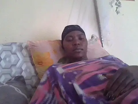 fatpusy002 Adlı Modelin Canlı XXX Sohbeti