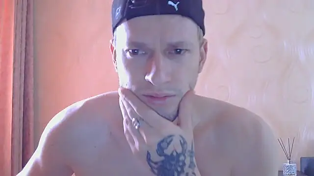 XXX chat uživo modela frama666