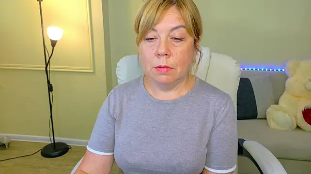 ChristinaDavedes Adlı Modelin Canlı XXX Sohbeti
