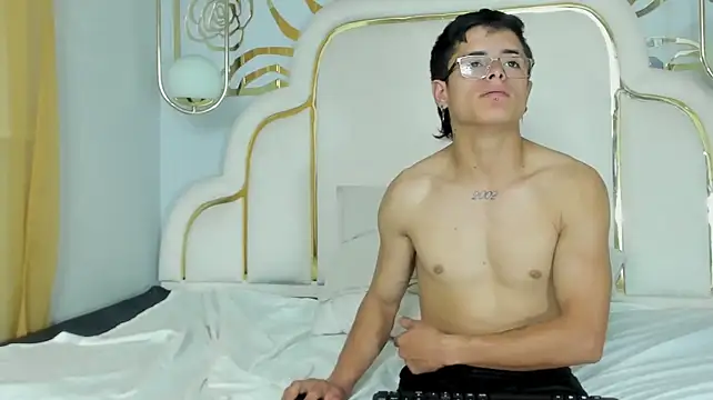 แชท XXX สดของ midnightlust_vc