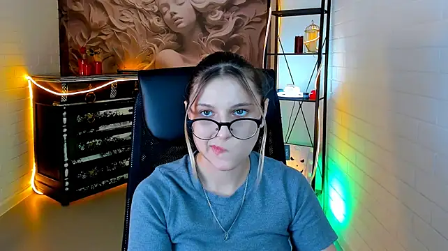 LeslieBloom 现场XXX聊天