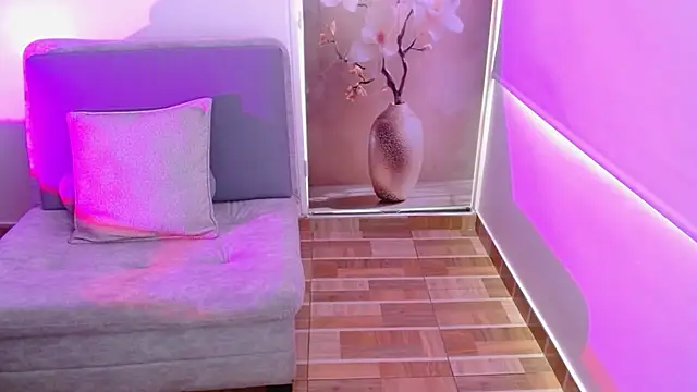milfrousse Chat XXX live