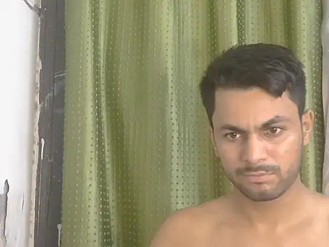Stubborndesiboyn Live XXX chat