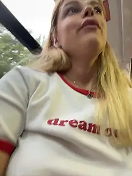 Czat XXX na żywo – HarrietDart