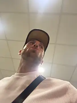 Johnytrain live XXX chat