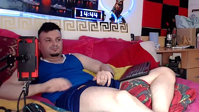Hugec0ck007 Adlı Modelin Canlı XXX Sohbeti