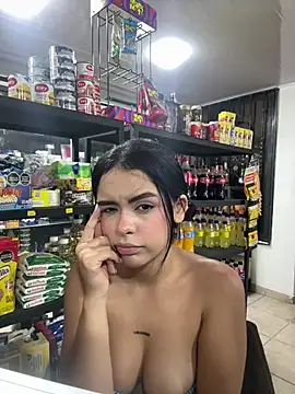 kitty_rousse01 Adlı Modelin Canlı XXX Sohbeti