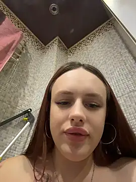 Baby_Lisaaan Adlı Modelin Canlı XXX Sohbeti