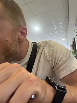 Johnytrain Live XXX-chat