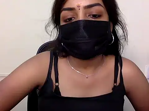 Meera-Mythun Adlı Modelin Canlı XXX Sohbeti
