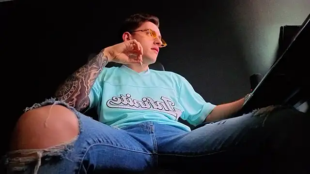 FelixStarkk লাইভ XXX চ্যাট