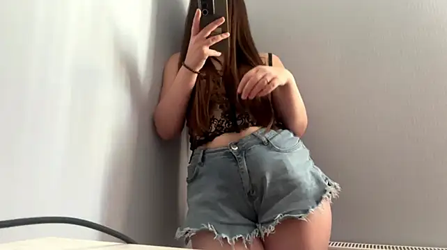 แชท XXX สดของ LucyLuxy