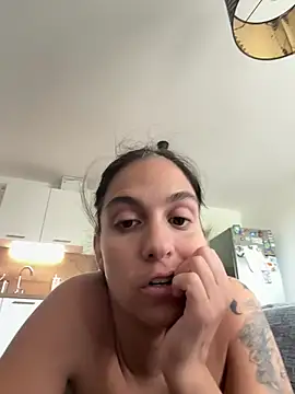 LaPetiteKim Chat XXX in diretta