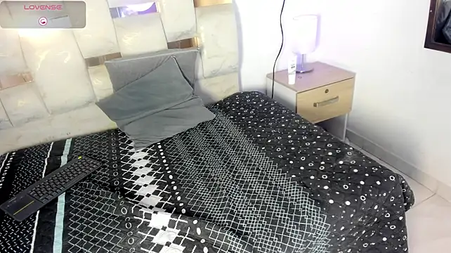 Booty_aisha Adlı Modelin Canlı XXX Sohbeti
