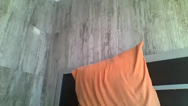 longdickson12345 Adlı Modelin Canlı XXX Sohbeti