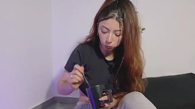 Adrianna5_ Adlı Modelin Canlı XXX Sohbeti