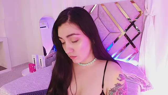 KathiaJenner Chat XXX in diretta