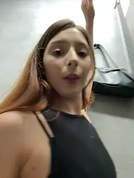 Chat XXX en directo de LilluKatten