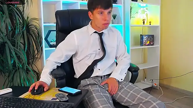 ThomasEdisonn XXX чат на живо