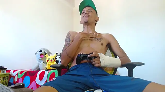 skinny23cm Chat XXX in diretta