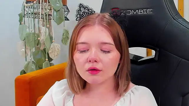 ElinaVale Chat XXX in diretta