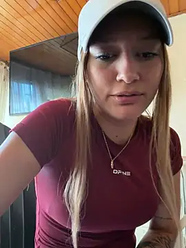 Ana____ Adlı Modelin Canlı XXX Sohbeti
