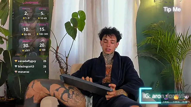 aron_ford77 Live XXX Chat