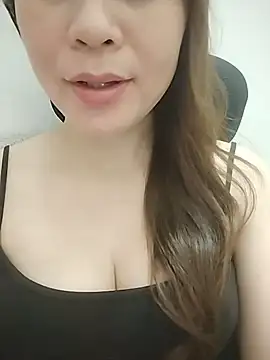 Snail_niE Adlı Modelin Canlı XXX Sohbeti