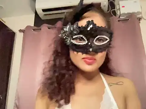 ScarletSeductive Adlı Modelin Canlı XXX Sohbeti
